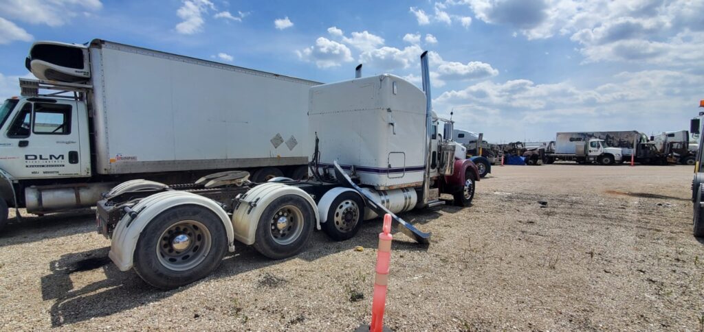 DV-000005 · 2005 Peterbilt 379L